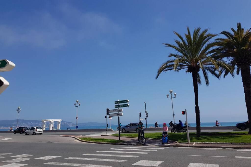 Beau A 50m De La *